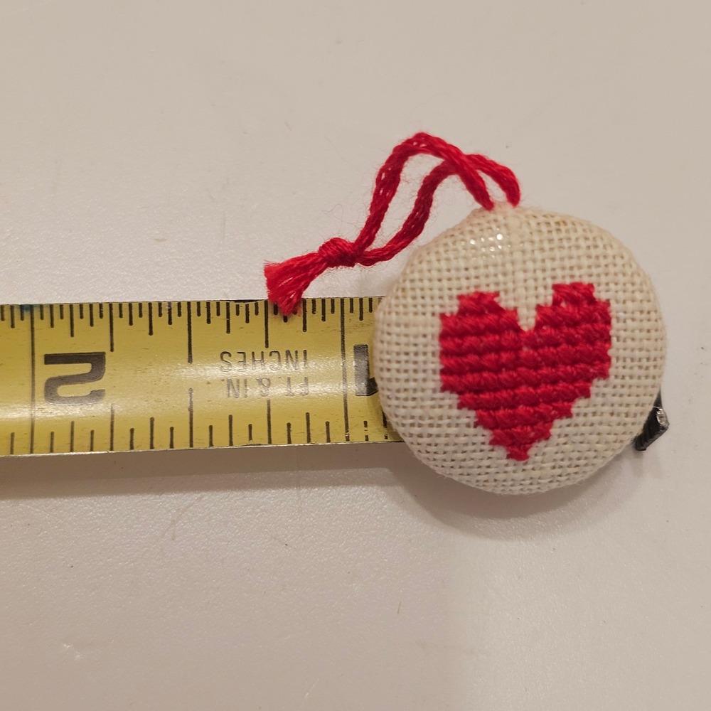Vintage Handmade Cross Stitch Red Heart Shank Buttons Lot of 10 Cream 3/4" - Picture 7 of 7
